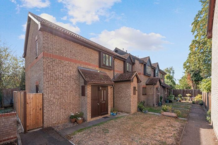 2 Bedroom End Terrace House For Sale In Audley Firs, Walton-On-Thames, KT12