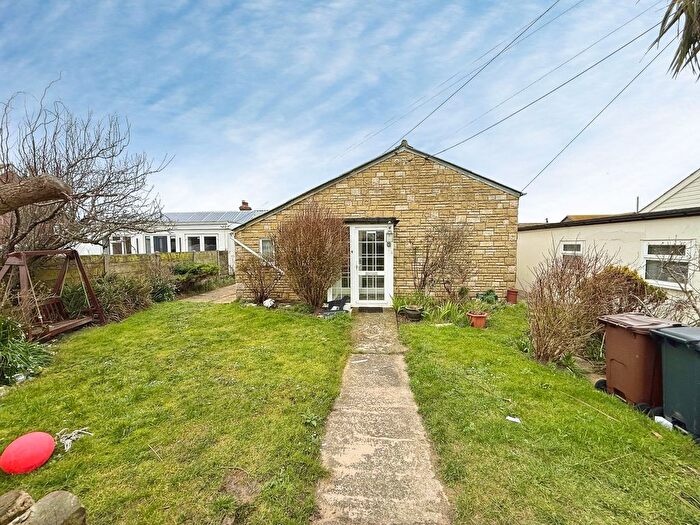 3 Bedroom Bungalow For Sale In Sea Road, Camber, TN31