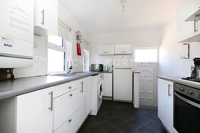 5 Bedroom Maisonette To Rent In (£pppw) Dinsdale Road, Sandyford, NE2