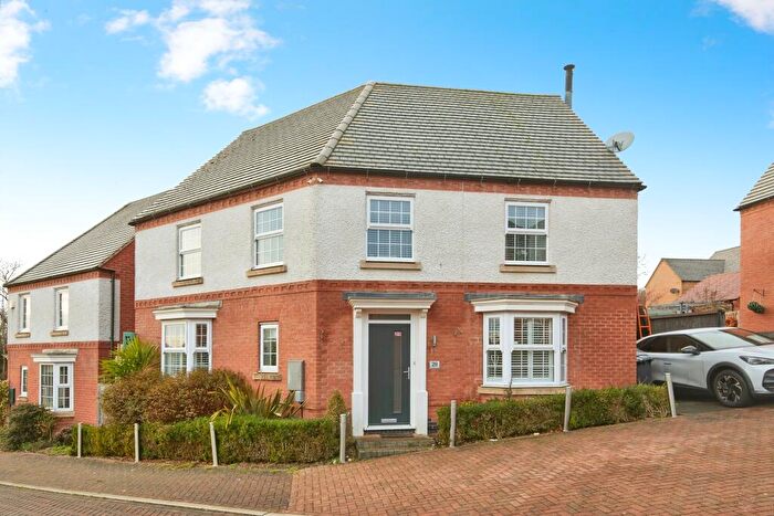4 Bedroom Detached House For Sale In Glamorgan Way, Swadlincote, DE11