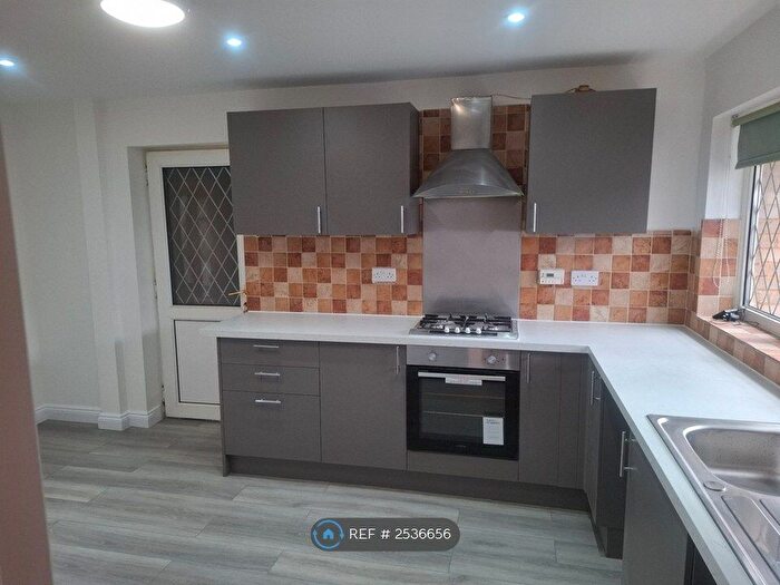 4 Bedroom Detached House To Rent In East Priors Court, Northampton, NN3