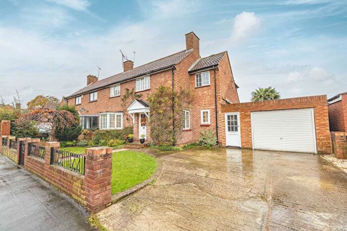 4 Bedroom Semi-Detached House To Rent In Anslow Gardens, Iver Heath, SL0
