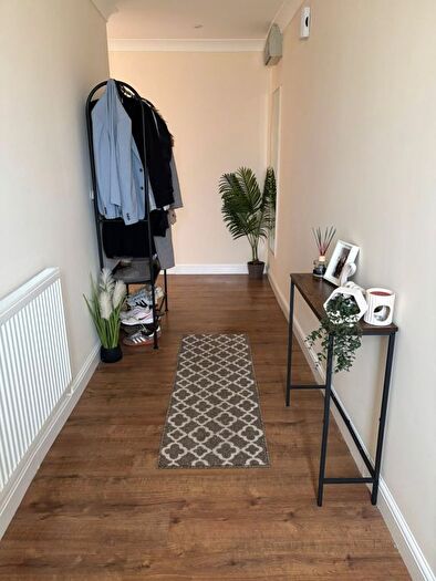 2 Bedroom Flat To Rent In Hendford Grove, Yeovil, BA20