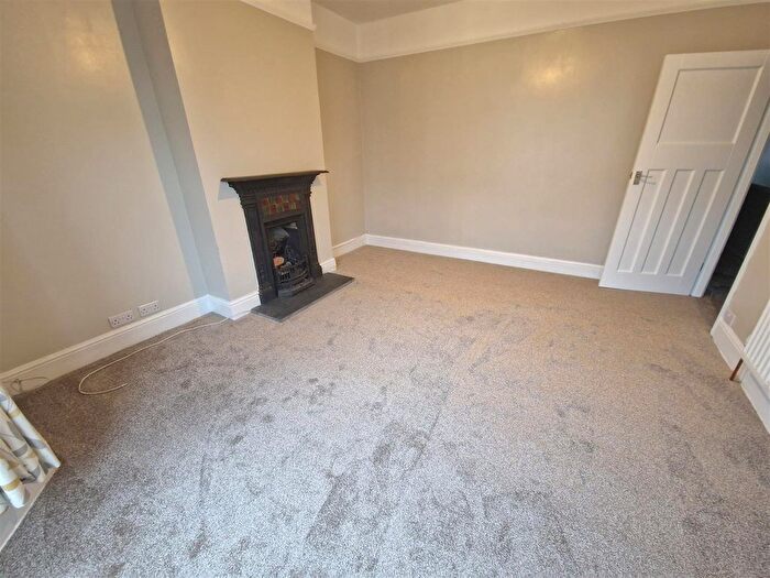 2 Bedroom Flat To Rent In Picton Avenue, Porthcawl, CF36
