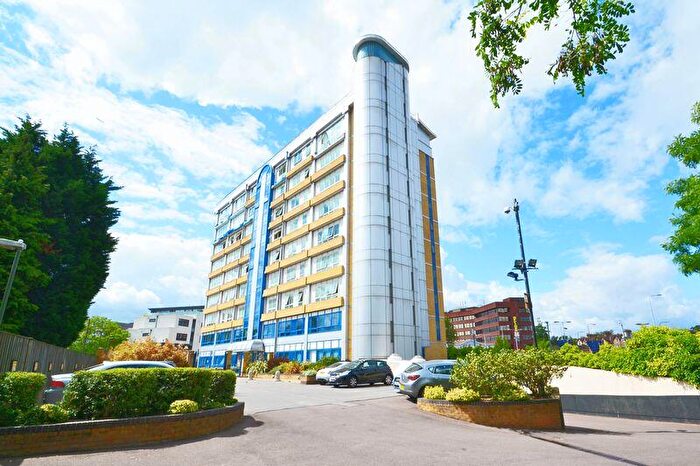 2 Bedroom Apartment To Rent In Sherman Road, Bromley, BR1