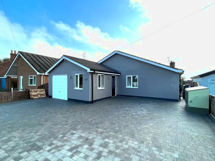 5 Bedroom Detached Bungalow For Sale In Risegate Road, Gosberton, PE11
