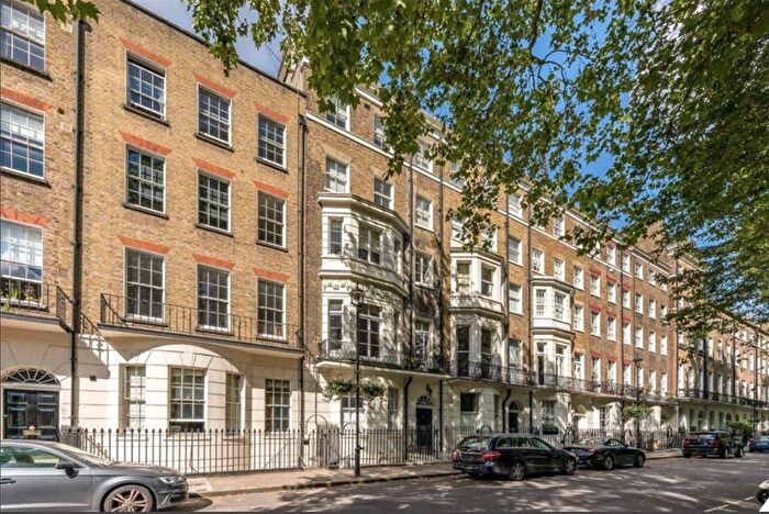 3 Bedroom Flat To Rent In Montagu Square, South Marylebone, W1H