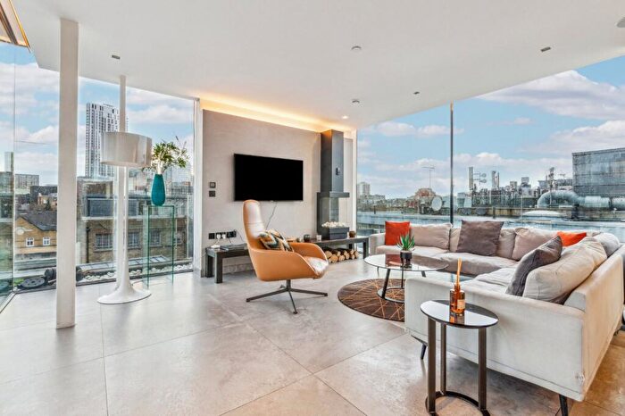 3 Bedroom Flat To Rent In Hoxton Square, Hoxton, N1