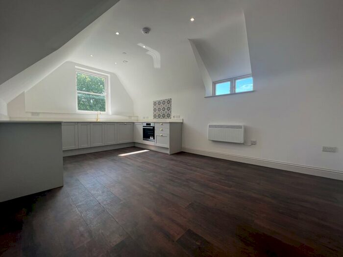 1 Bedroom Apartment To Rent In Cathedral Road, Cardiff, CF11