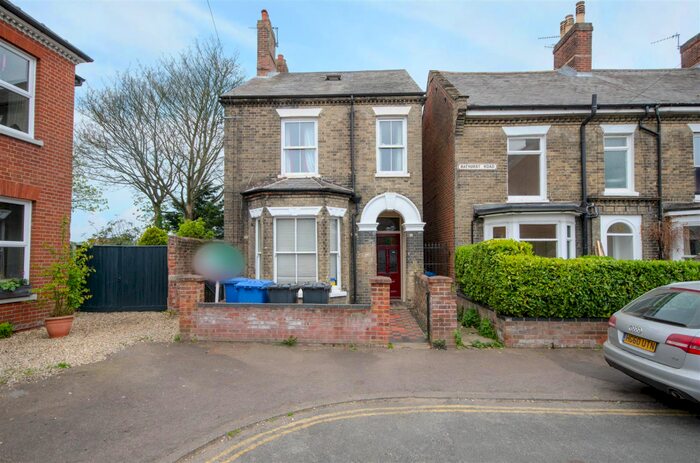 6 Bedroom House To Rent In Golden Triangle, NR2