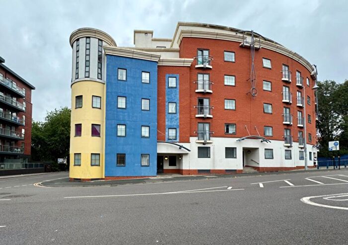 2 Bedroom Flat To Rent In Brindley Point, Sheepcote Street, Birmingham, West Midlands, B16