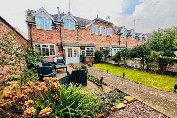 2 Bedroom Property To Rent In Belmont Mews, Leamington Spa, CV32