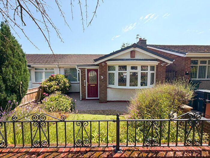 3 Bedroom Semi-Detached Bungalow For Sale In Hanover Walk, Winlaton, NE21