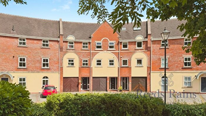 4 Bedroom Terraced House For Sale In Holland House Road, Walton-le-Dale, Preston, Lancashire, PR5
