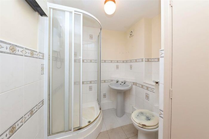 1 Bedroom Flat For Sale In Newcombe Rise, Yiewsley, West Drayton, UB7