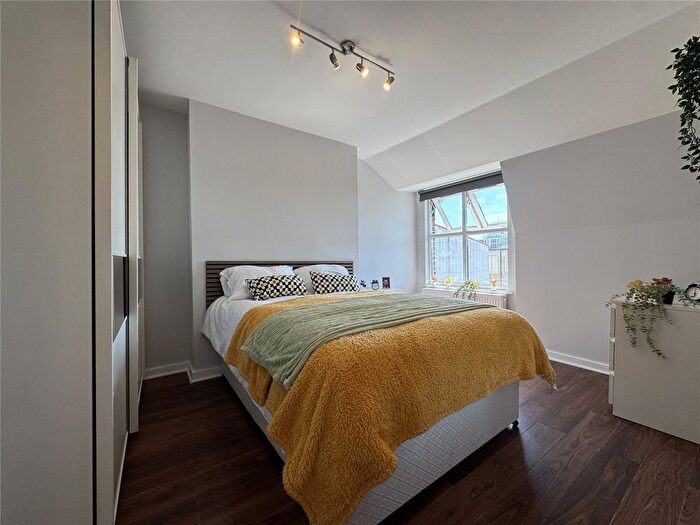1 Bedroom Flat To Rent In Church Street, Enfield, EN2