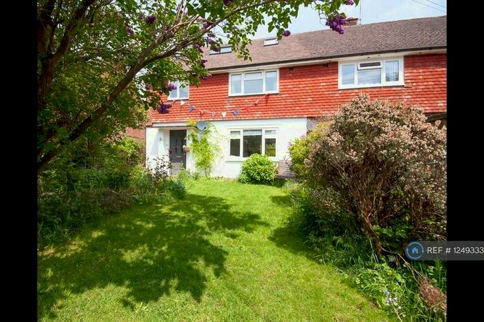 4 Bedroom Semi-Detached House To Rent In Tweed Lane, Strood Green, Betchworth, RH3