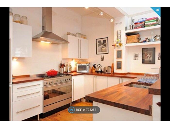 2 Bedroom Flat To Rent In Holland Road, Hove, BN3