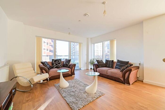 3 Bedroom Flat To Rent In Bawley Court, , Gallions Reach, London, E16