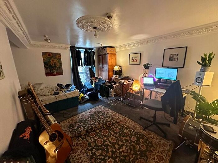 7 Bedroom Terraced House To Rent In Richmond Avenue, Hyde Park, Leeds, LS6