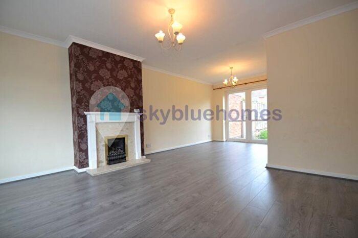 3 Bedroom Semi-Detached House To Rent In Shipston Hill, Leicester, LE2