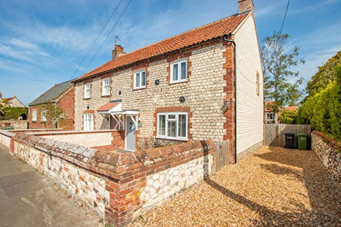 3 Bedroom Cottage For Sale In High Street, Thornham, PE36