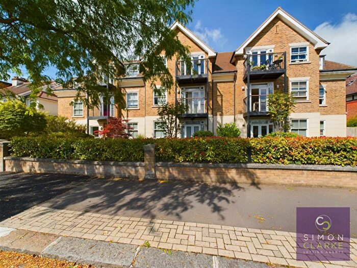 2 Bedroom Apartment To Rent In Holders Hill Road, Mill Hill, NW7