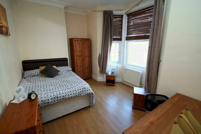 3 Bedroom Flat To Rent In (£pppw) Tavistock Road, Newcastle Upon Tyne, NE2