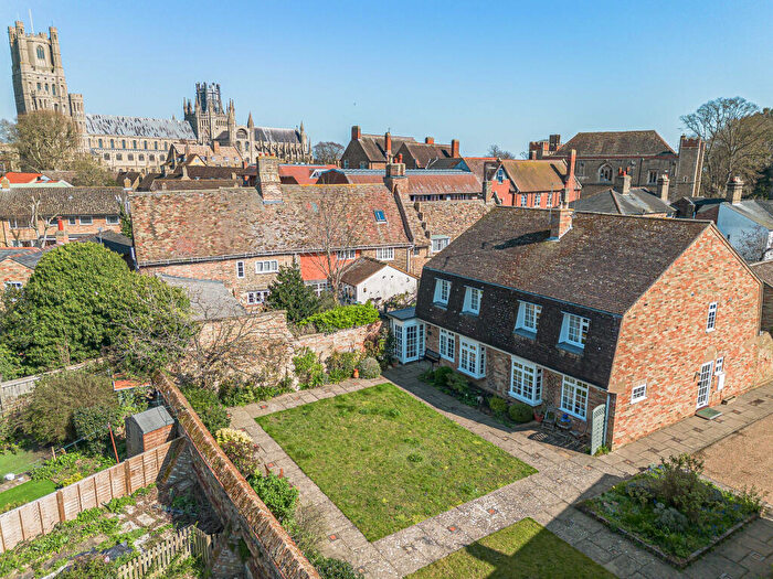 2 Bedroom Semi Detached House For Sale In Barton Mews, Ely, Cambridgeshire, CB7