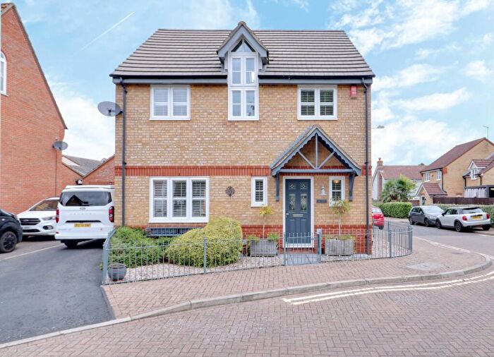 4 Bedroom Detached House For Sale In Juniper Drive, South Ockendon, RM15
