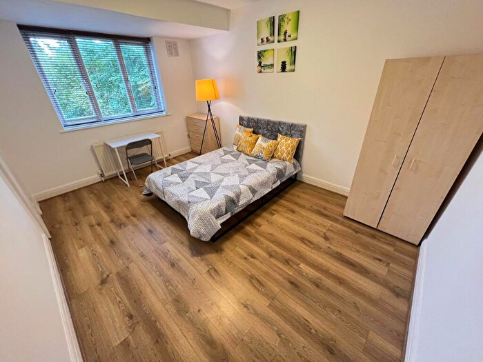 4 Bedroom Flat To Rent In Henley Court, Watford Way, London, NW4