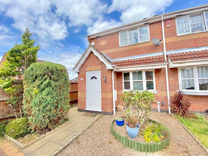 2 Bedroom Semi-Detached House To Rent In Shawcroft Sutton-in-Ashfield Nottinghamshire, NG17