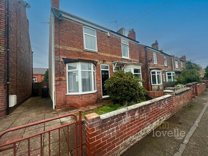 3 Bedroom Semi-Detached House To Rent In North Warren Road, Gainsborough, DN21