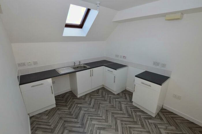 2 Bedroom Flat To Rent In High Street, Kirkcaldy, KY1