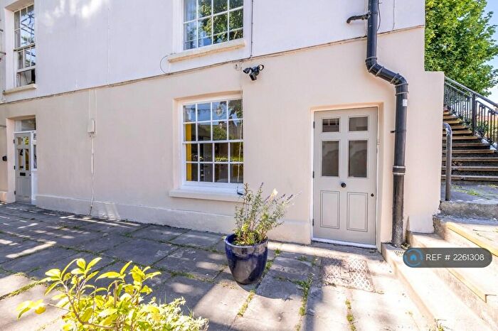 2 Bedroom Flat To Rent In Apsley Villas, Bristol, BS6