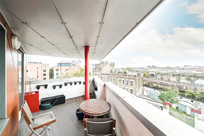 2 Bedroom Flat To Rent In Bellefields Road, London, SW9