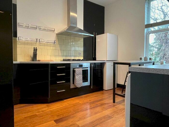 4 Bedroom Maisonette To Rent In Upper Richmond Road, East Sheen, SW15