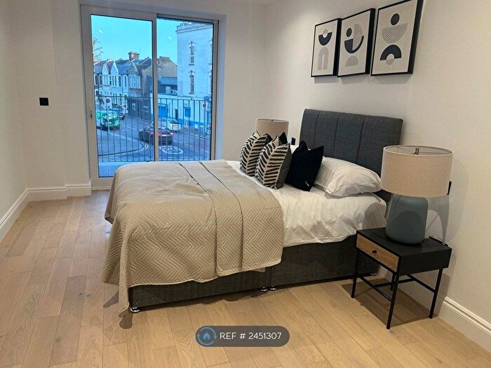 3 Bedroom Flat To Rent In Coopers Lane, London, E10