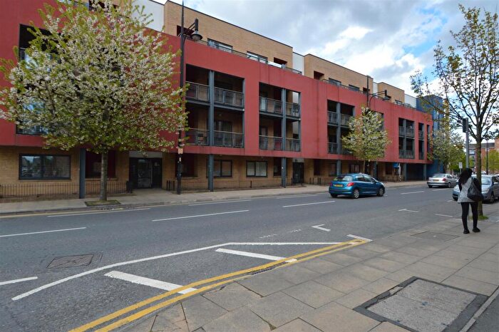 2 Bedroom Flat To Rent In Stretford Road, Hulme, Manchester, M15