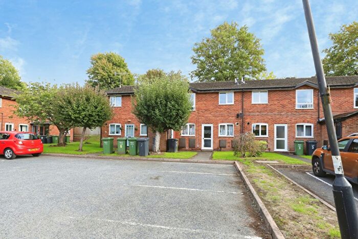 2 Bedroom Flat For Sale In Baxter Gardens, Kidderminster, Worcestershire, DY10