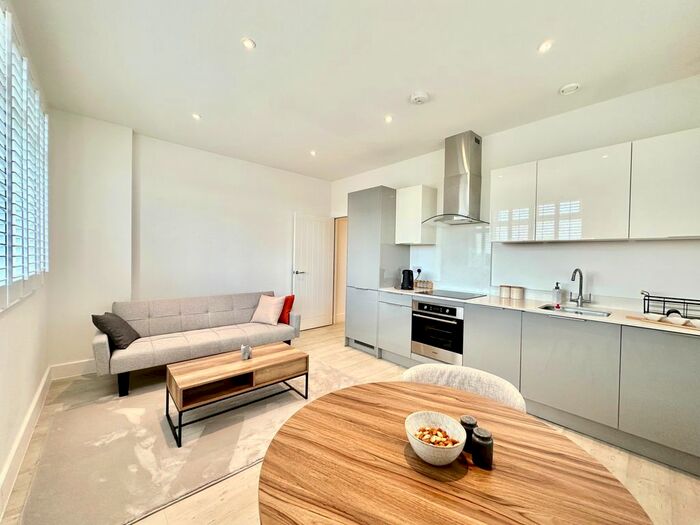 1 Bedroom Flat To Rent In Meridian House, Bedford, MK42