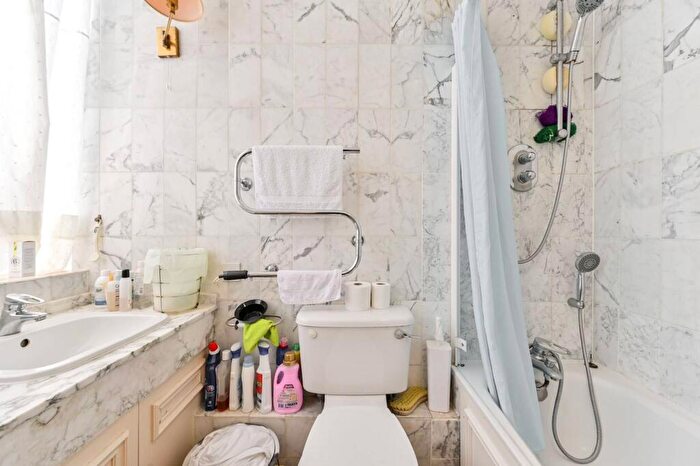 2 Bedroom Flat For Sale In Chelsea Harbour, Chelsea, London, SW10