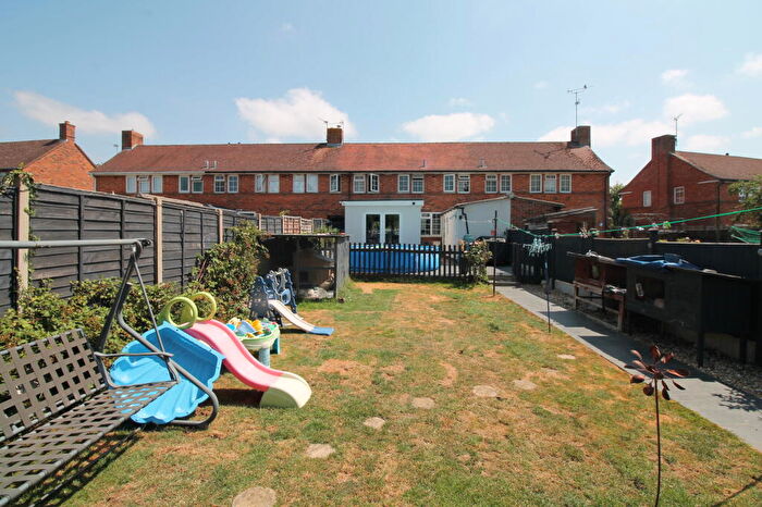 3 Bedroom Terraced House For Sale In Tobyfield Road, Bishops Cleeve, Cheltenham, GL52