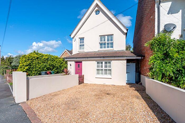 3 Bedroom Detached House For Sale In Oving Road, Chichester, PO19