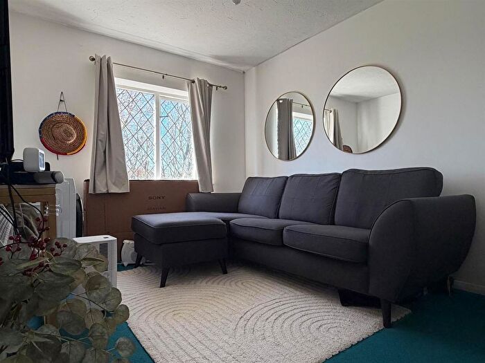 1 Bedroom Flat To Rent In Heathfield Drive, Mitcham, CR4