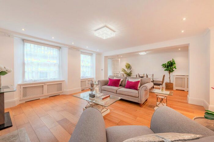2 Bedroom Flat To Rent In Gloucester Place, London, W1U