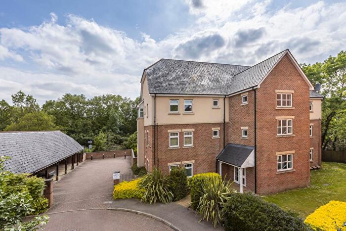 2 Bedroom Apartment To Rent In Virginia Water, Surrey, GU25