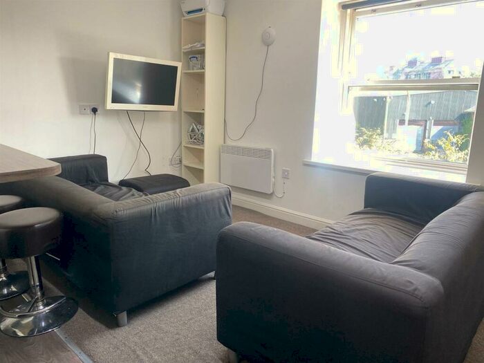 5 Bedroom Private Hall To Rent In Flat, Pitt Street, Lancaster, LA1