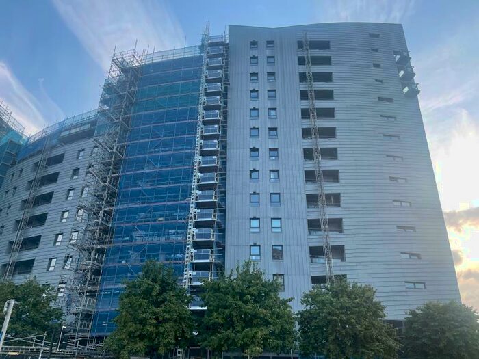 2 Bedroom Apartment To Rent In Gateway North, Leeds City Centre, LS9