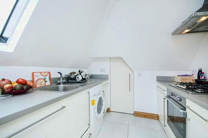 1 Bedroom Flat To Rent In Ossulton Way, East Finchley, London, N2